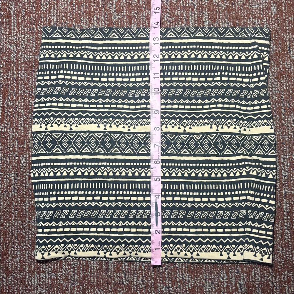 Women’s medium Aztec print boho stretch mini skirt tan and black bold print - Picture 5 of 6